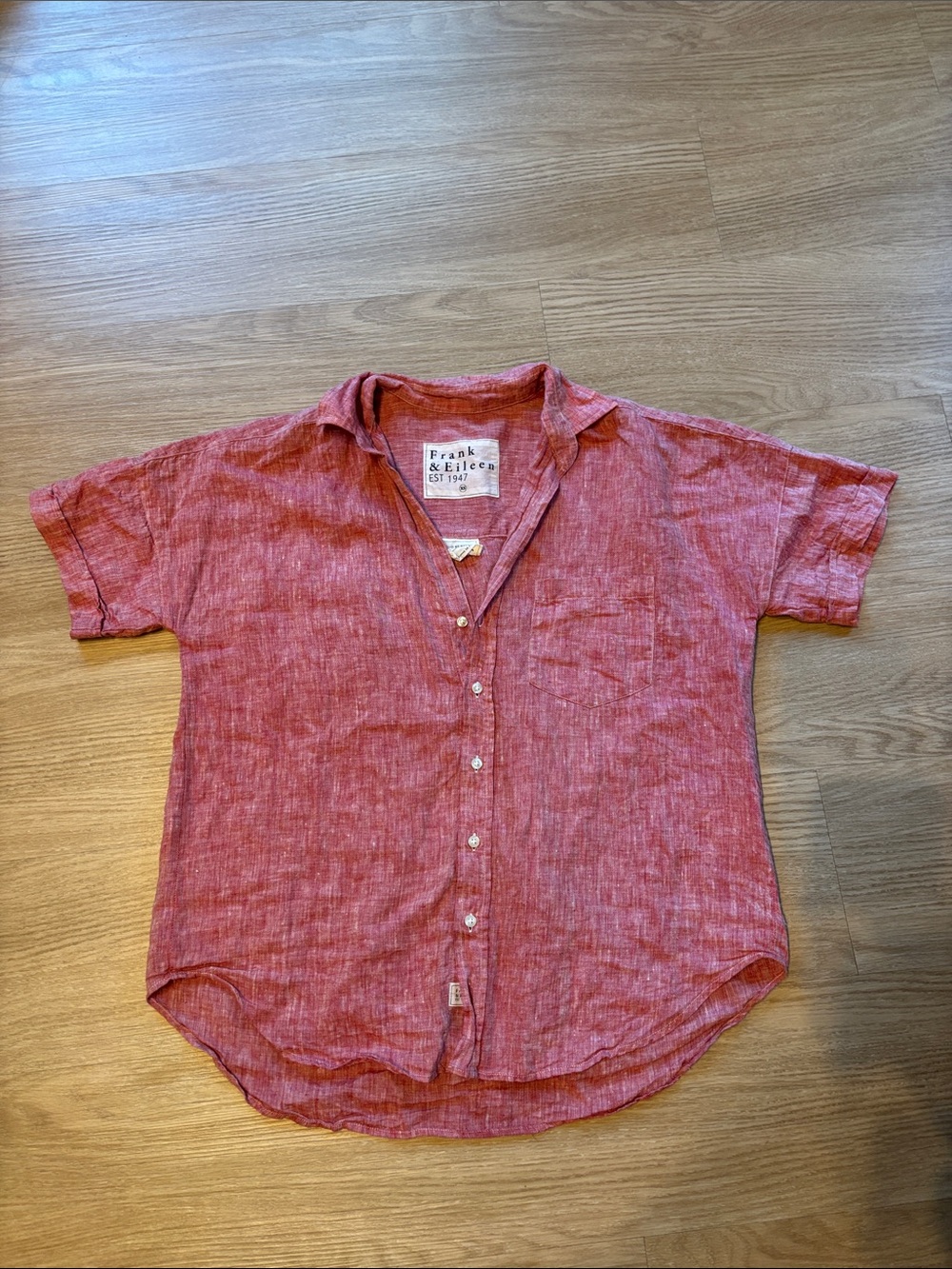 Frank & Eileen Women’s XS Rose 100% Linen Woven Short Sleeve Button Down Italy